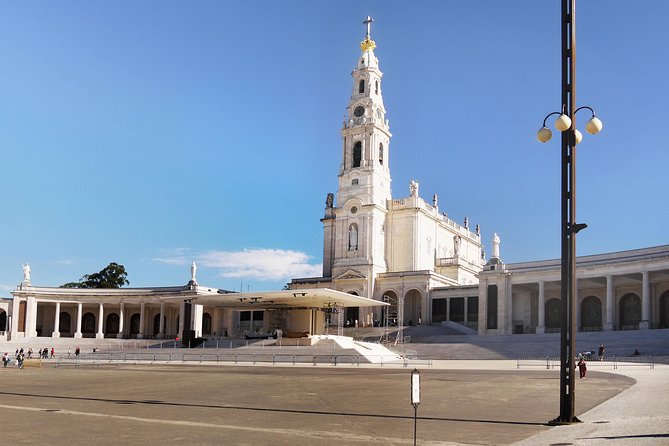 Fatima, Nazare, Obidos 8-People Small Group, Day-Tour from Lisbon - Fátima Starts at Capela Das Aparicoes, Then Moves Into the Basilica