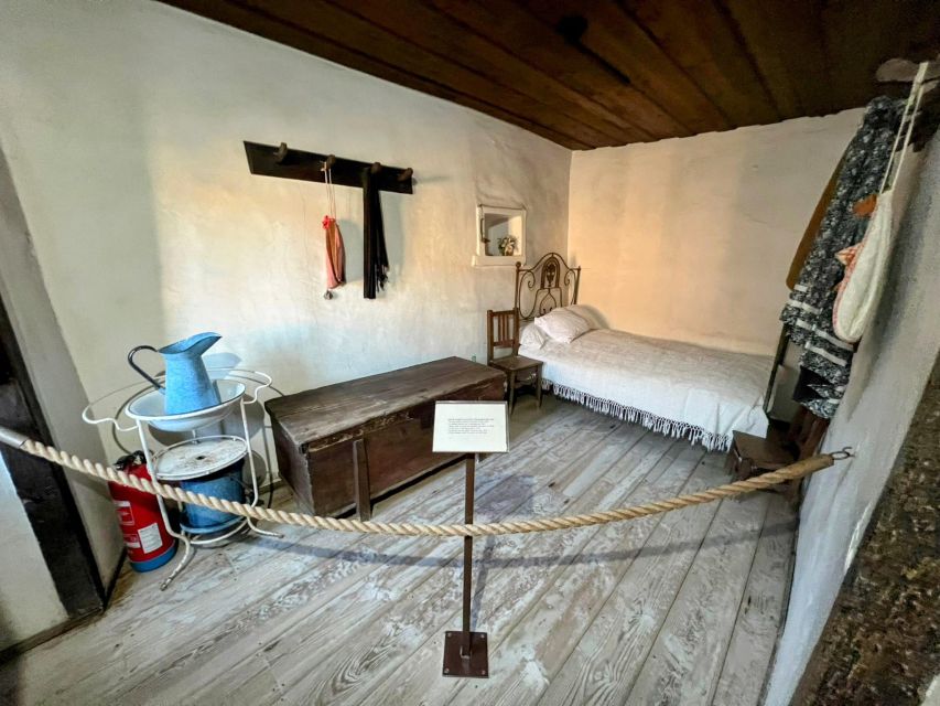 Fátima Private Tour: Shrine| Sacred Path |Shepherds House - Optional Way of the Cross: 7 stations or all 15 in an extra hour