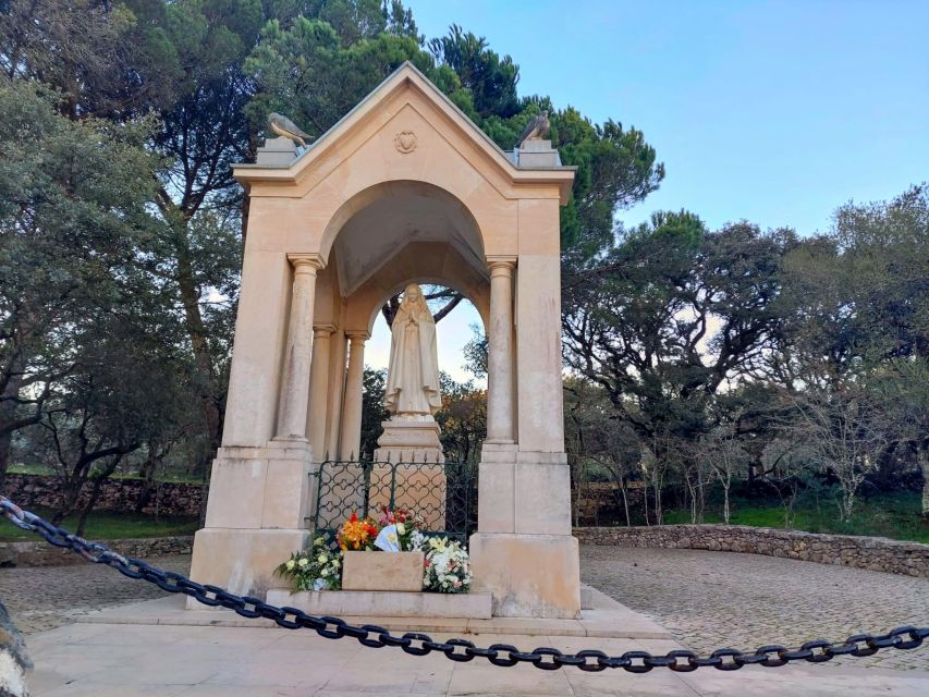 Fátima Private Tour: Shrine| Sacred Path |Shepherds House - Price and value: about $97 per person for a private 3 to 4 hour route