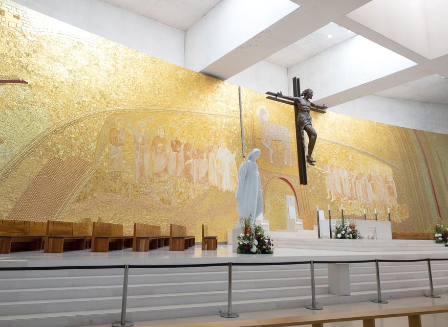 Fátima: Sanctuary and Aljustrel Village, Private Guided Tour - Chapel of the Apparitions: where the story stays personal