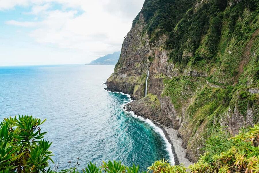From Funchal: Fanal, Porto Moniz and Seixal Day Jeep Tour - Seixal and Veu da Noiva: small villages, big waterfall energy