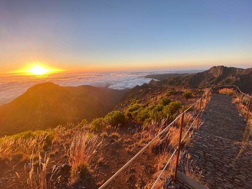 From Funchal: Madeira Peaks - Pico do Arieiro and Pico Ruivo - The Real Plan: Pico do Arieiro Plus Pico Ruivo in One 8-Hour Day