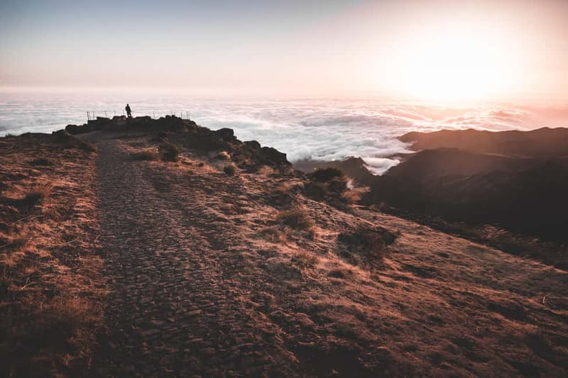 From Funchal: Pico Arieiro Sunrise with Optional Breakfast - Practical tips so you do not spend the morning miserable