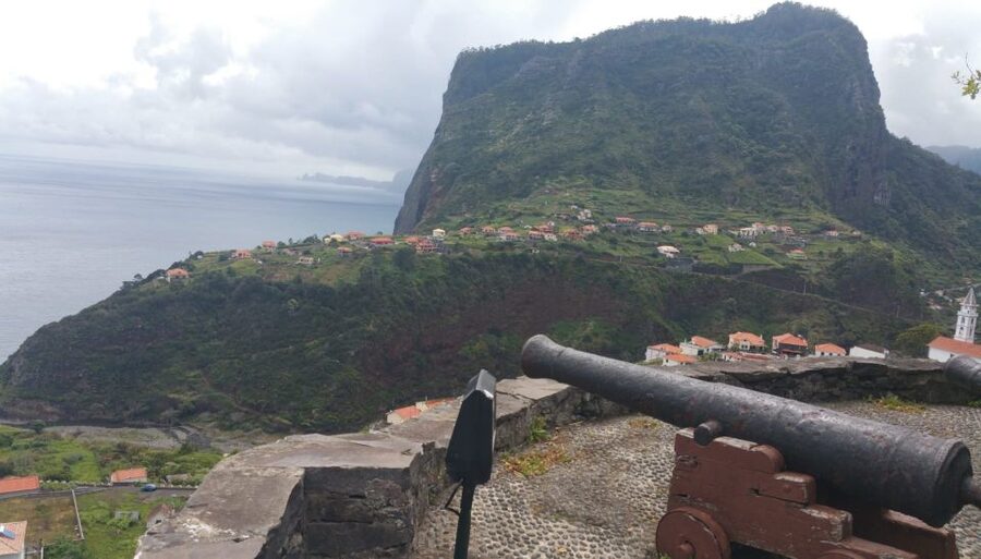 From Funchal: Santana and Pico do Areeiro East Island Tour - Stop 1: Santana’s Colorful Houses and Local Life