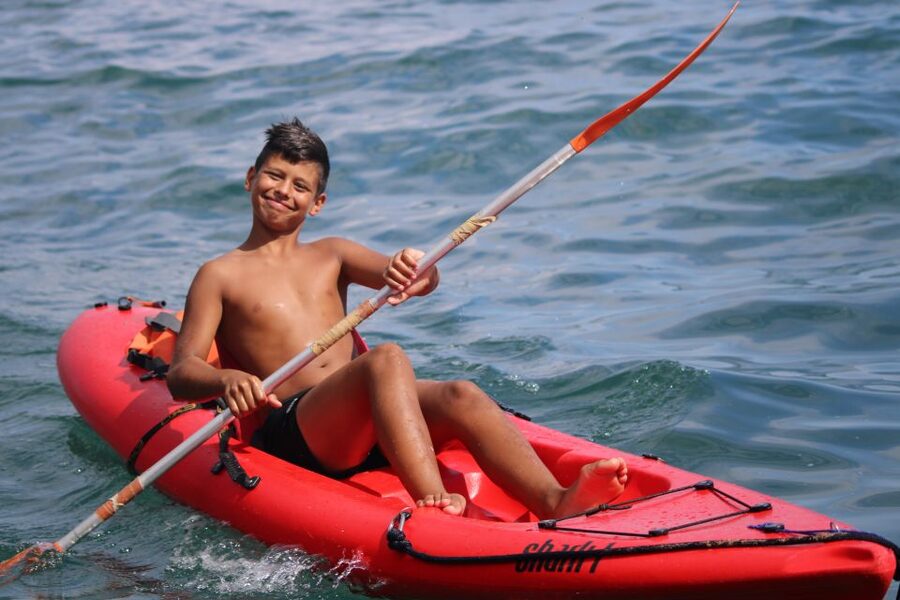 From Lagos: Algarve Coast and Caves by Kayak - Support Boat and Tow Back: How They Handle Wind and Tired Arms