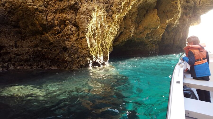 From Lagos: Boat Cruise to Ponta da Piedade - Lagos Marina to Praia Dona Ana: easy cruising with instant payoff