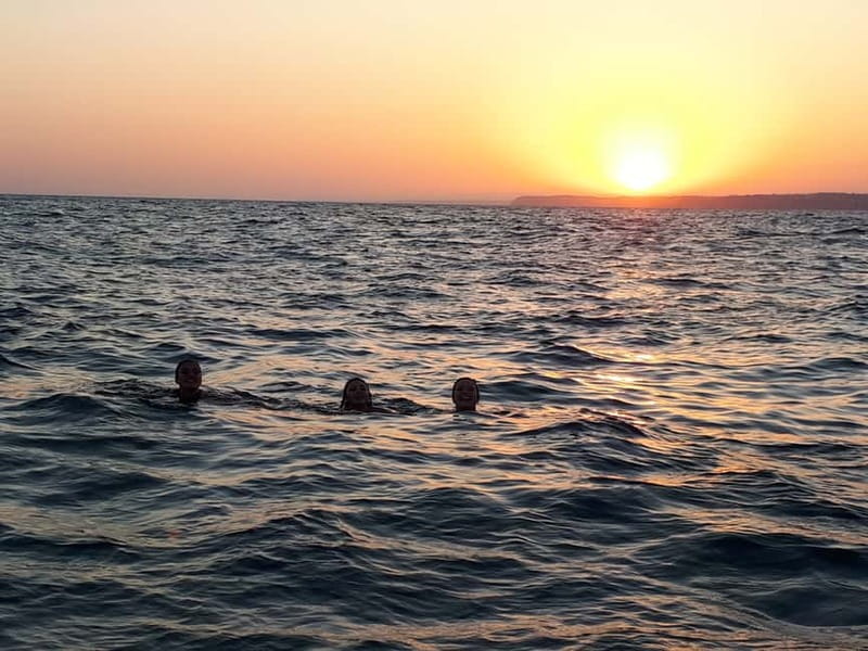 From Lagos: Ponta da Piedade Sunset Cruise with Drink - Why Lagos and Ponta da Piedade glow at sunset