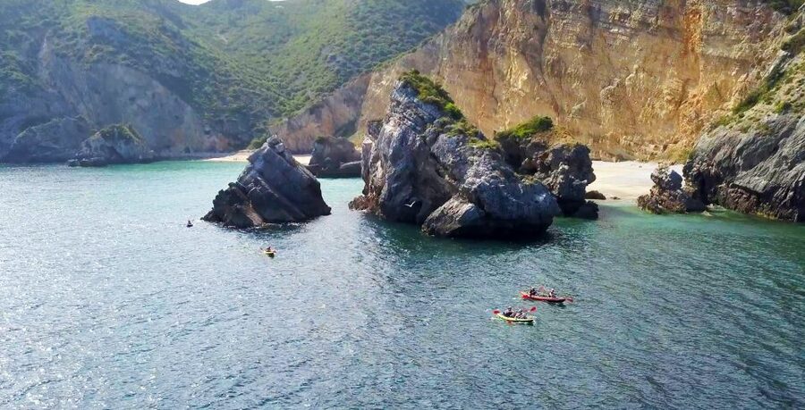 From Lisbon: Arrábida Natural Park Kayak Tour with Lunch - Praia dos Galapinhos picnic: what you get on the sand and how to pace it