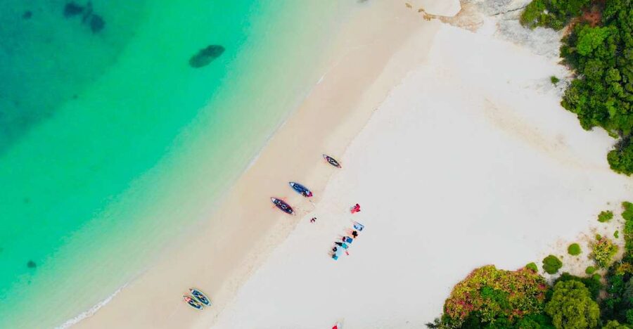 From Lisbon: Arrábida Natural Park Kayak Tour with Lunch - Beach games and the small-group vibe that turns strangers into friends