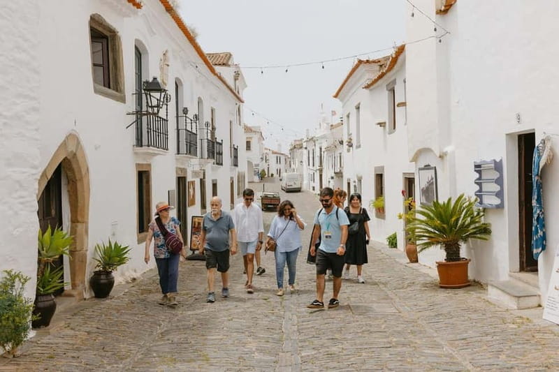 From Lisbon: Évora and Monsaraz with Regional Wine Tasting - Stand before the Chapel of Bones, and what the guide should explain