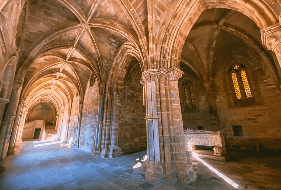 From Lisbon: Évora + Chapel of Bones + Monsaraz + Alentejo Wines - Your 1.5 hours in Évora: how to turn free time into a win