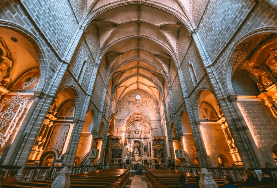 From Lisbon: Évora + Chapel of Bones + Monsaraz + Alentejo Wines - Monsaraz: hilltop walls, castle energy, and Lake Alqueva views