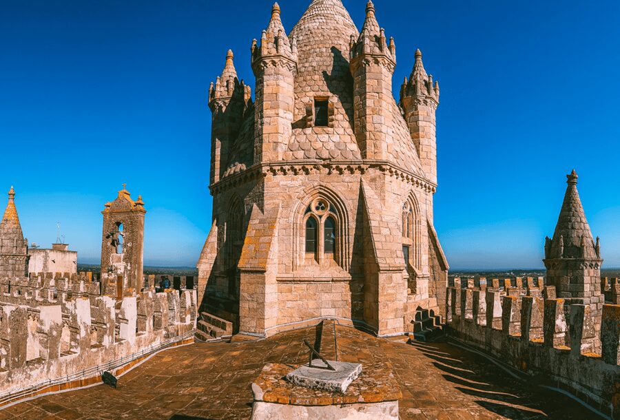 From Lisbon: Évora + Chapel of Bones + Monsaraz + Alentejo Wines - Morning logistics: how the ride times shape the pace