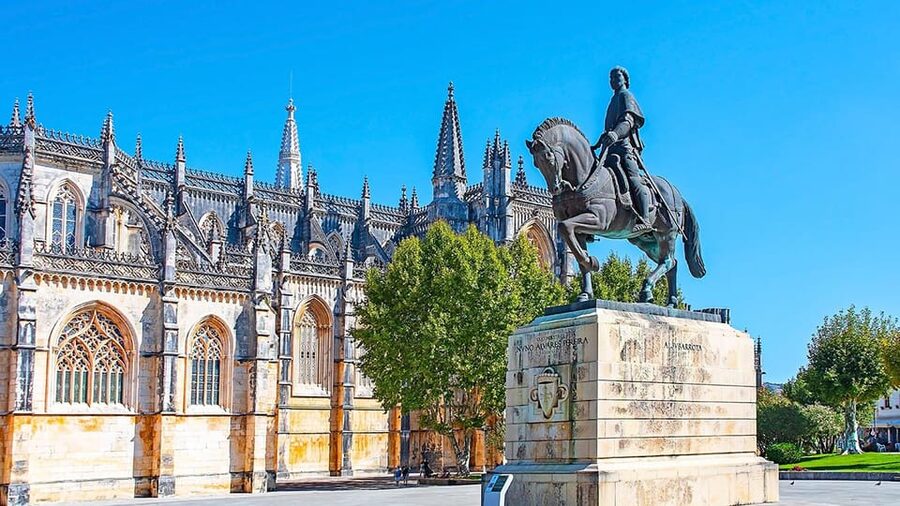 From Lisbon: Fatima, Batalha, Nazare, Obidos - Small Group - Fátima: the calm stop where time feels slower
