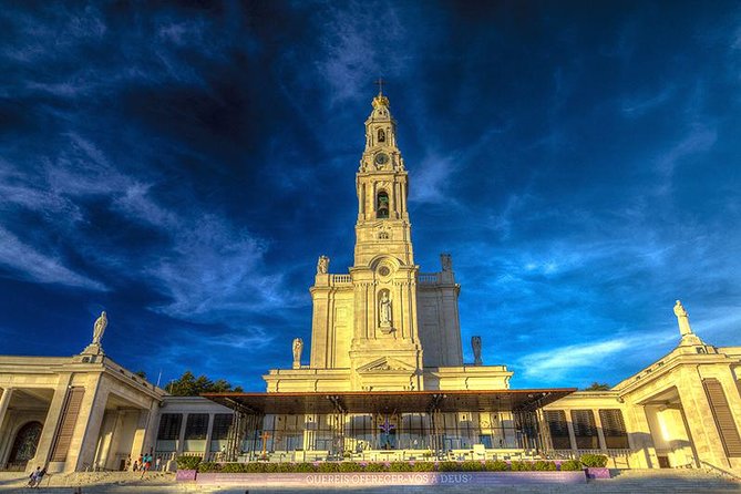 From Lisbon: Fatima Batalha Nazare & Obidos Small Group Day Trip - Fátima Sanctuary: How to Make the Most of Your Time at the Marian Shrine