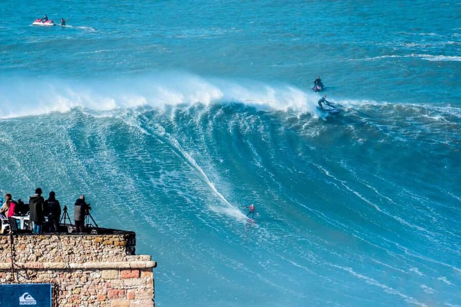 From Lisbon: Nazare Big Waves & Óbidos Small Group Tour - Nazaré: lighthouse views, Sítio walking, and the fishing town rhythm