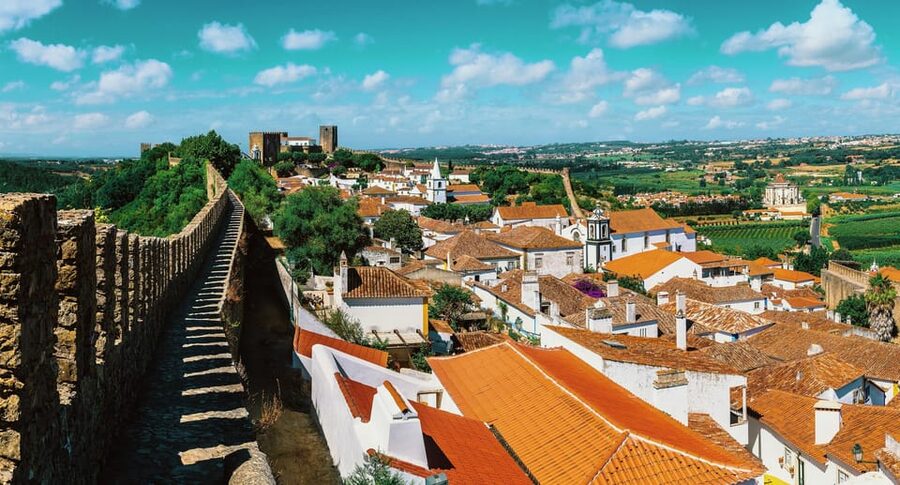 From Lisbon: Nazare Big Waves & Óbidos Small Group Tour - The lunch question, and how to make your time count