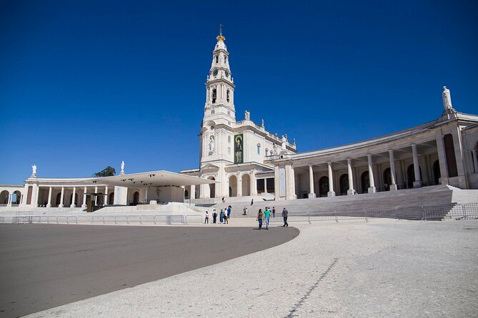 From Lisbon: Sanctuary of Fátima & the Little Shepherds Town - Chapel of the Apparitions: where candle time does the heavy lifting