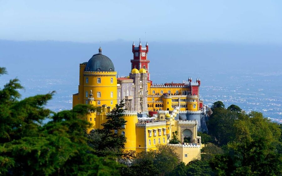 From Lisbon: Sintra and Cascais Full-Day Private Tour - A Private Coast-to-Palace Day From Lisbon