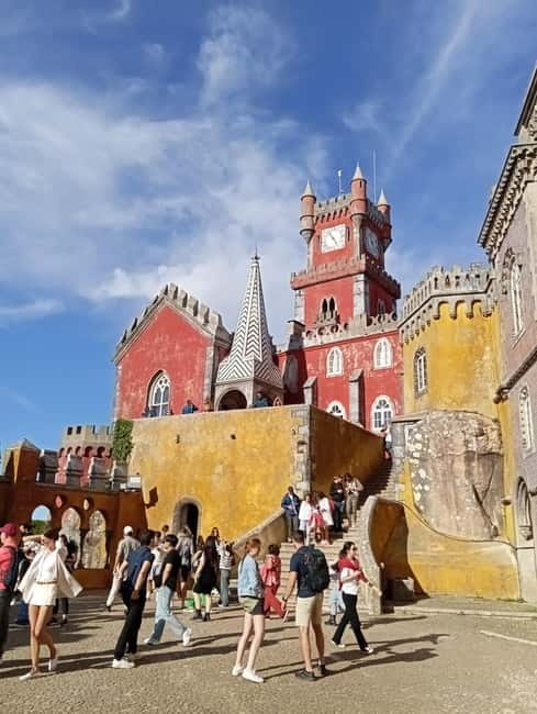 From Lisbon: Small Group Tour of Sintra and Cabo da Roca - Sintra town center, Moorish walls, and the feeling of getting your bearings