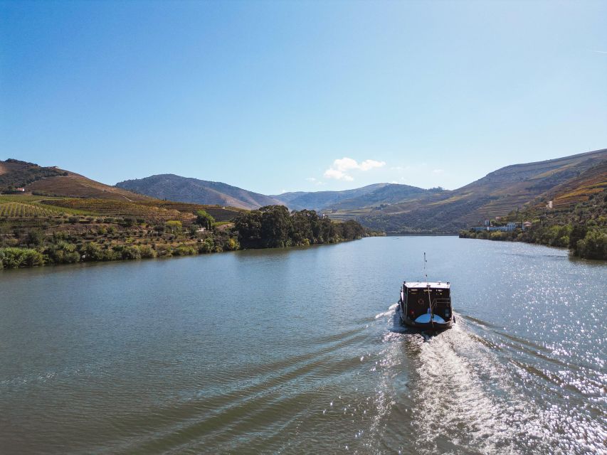 From Pinhão: Douro Valley Rabelo Boat Tour with Audio Guide - Find the Pier Fast: Boarding at Companhia Turística do Douro