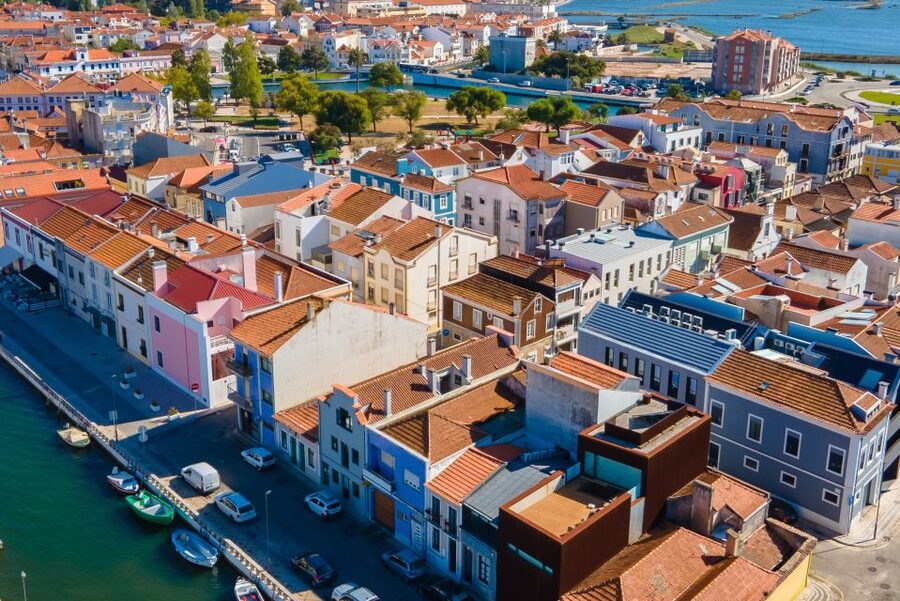 From Porto: Aveiro Private Guided Day Trip - Lunch in Aveiro: how to make the meal part of the day, not a break
