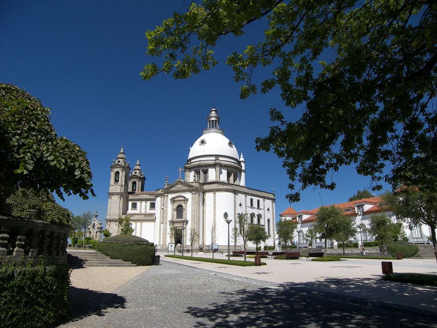 From Porto: Braga and Guimarães Full-Day Trip with Lunch - Key moments you will actually care about