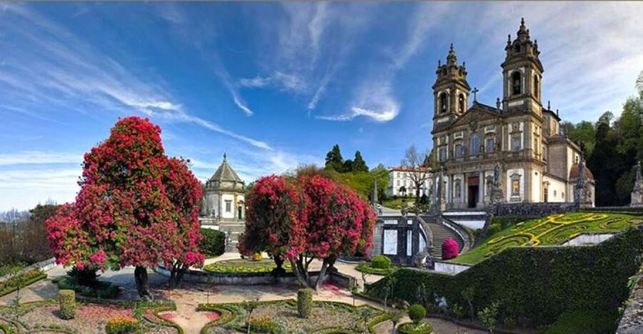 From Porto: Braga and Guimarães Small Group Tour with Lunch - From Porto to Braga and Guimarães: How the Day Actually Flows