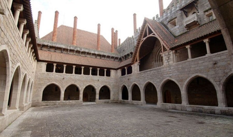 From Porto: Braga and Guimarães Small Group Tour with Lunch - Bom Jesus do Monte and Sameiro Sanctuary: The Scenic, Spiritual High Points