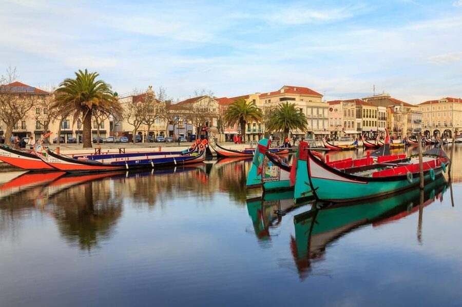 From Porto: Full-Day Trip to Coimbra & Aveiro with Boat Ride - Aveiro Lagoon and the Moliceiro boat: your best photo time