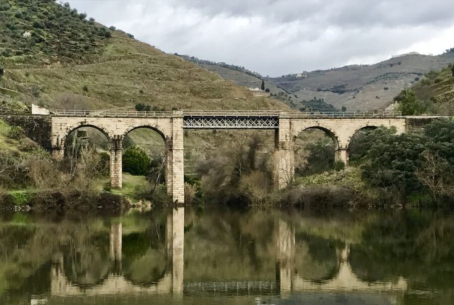 From Porto: Private Douro Valley Tour with Cruise and Wine - Lunch in the Valley: Plan for Food Budget, Then Enjoy the Break