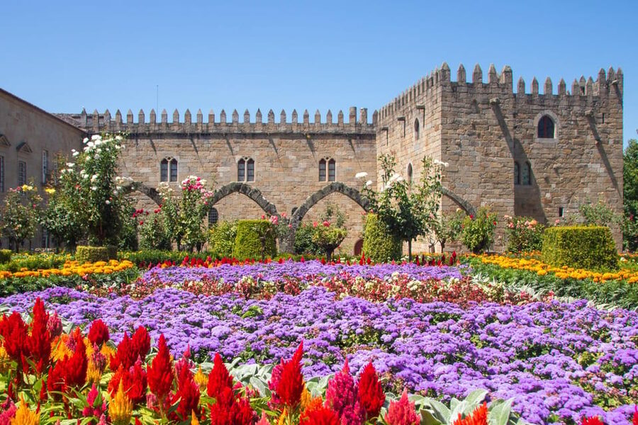From Porto: Viana do Castelo, Braga and Guimarães Day Tour - Braga’s guided walking tour plus 2 hours to find your own rhythm