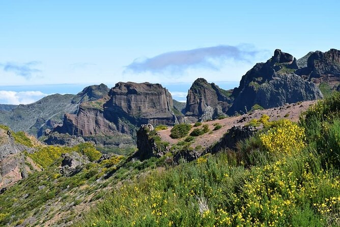 Full Day Jeep Safari East - Pico do Areeiro - Santana - Ponta de são Lourenço - Stop 4: Miradouro do Guindaste for Cliffside Atlantic Views