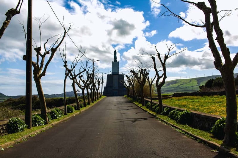 Full Day - The Best of Terceira Island - The Vasco da Gama thread and Algar do Carvão (optional, ticketed)