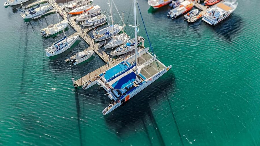 FUN & CHILL - GOLDEN COAST SAILING TOUR - Snacks, Drinks, and the Bar Afloat