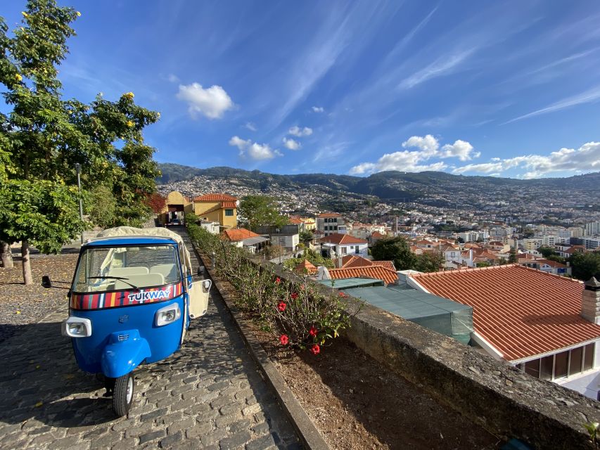 Funchal: City Highlights Tuk-Tuk Tour - Getting Picked Up and Settled Fast in Funchal