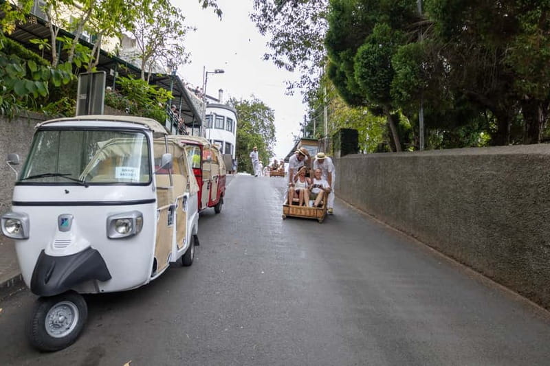 Funchal: Guided Tuk Tuk Tour to Toboggan Rides & Old Town - Meeting point and what pickup feels like in real life