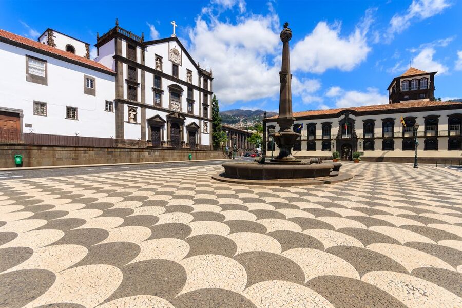 Funchal: Hop-On Hop-Off Bus Tour - Cabo Girão Cliffs and the Optional Skywalk Shuttle
