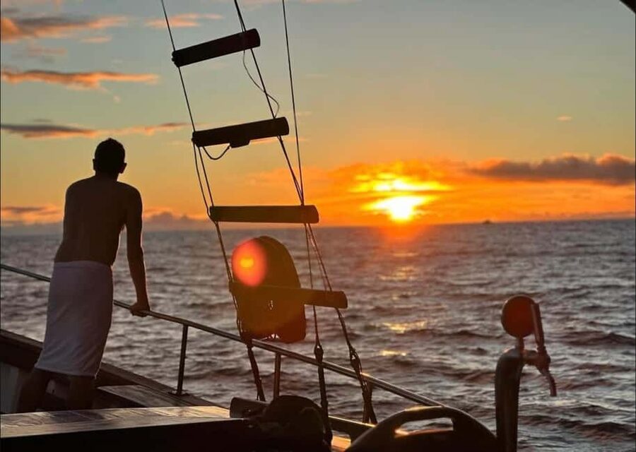 Funchal: Sunset Tour on Traditional Madeiran Boat w/ Drinks - Key things to know before you go
