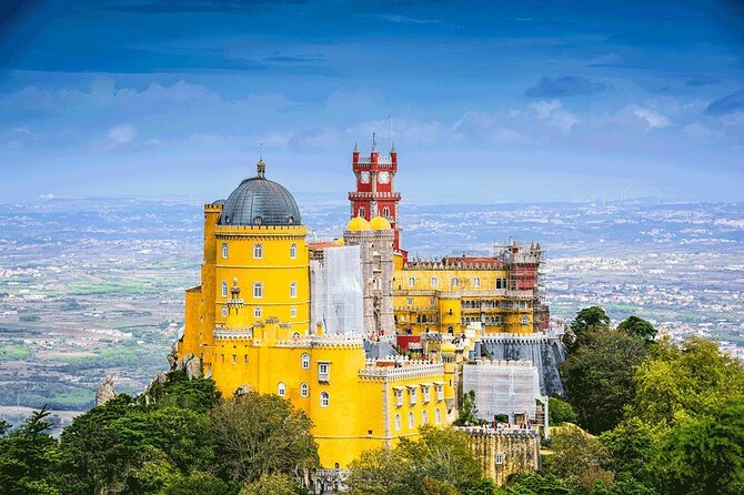 Group Tour to Sintra, Pena, Regaleira, Cabo da Roca & Cascais - The real draw: expert guide + a packed Sintra-to-coast route