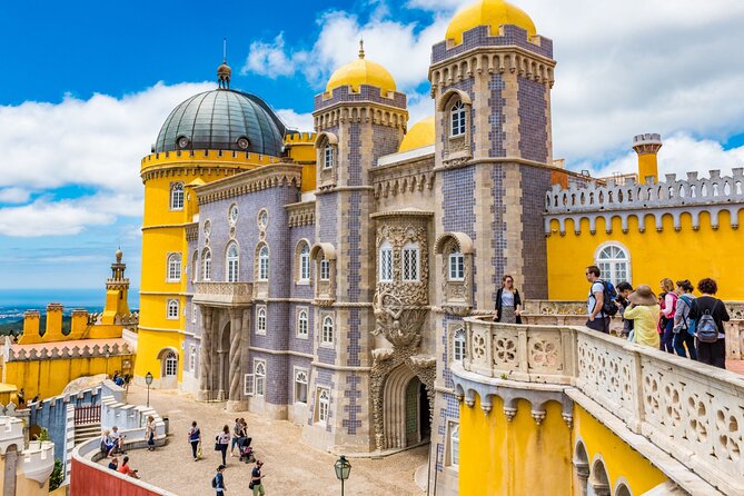 Group Tour to Sintra, Pena, Regaleira, Cabo da Roca & Cascais - Morning start: how to get on the bus without stress