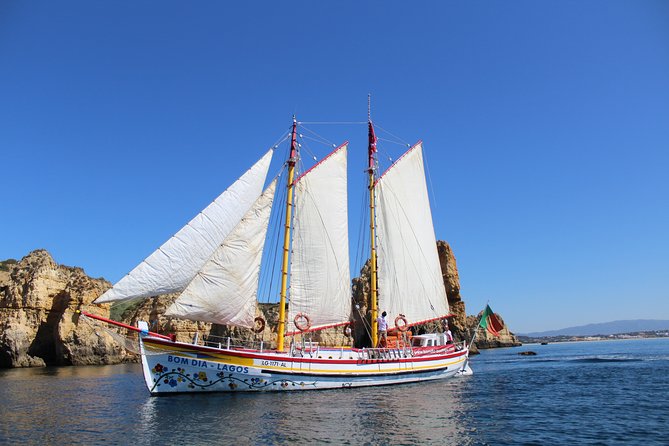 Half-Day Sailing Tour in Baia de Lagos with Lunch - The 15-minute cave visit by smaller boat (and what it really feels like)