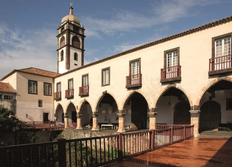 Hidden Funchal: Stories & Secrets Tour - Guides, pacing, and how the small-group format changes the feel