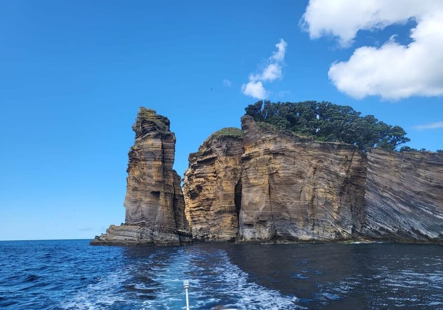 Islet Tour- Ilhéu de Vila Franca do Campo - Small group, real guides, and how the crew runs the day
