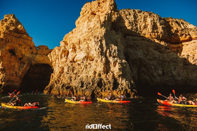 Kayak tour in Lagos to visit the caves. - What gear and support you get at the start