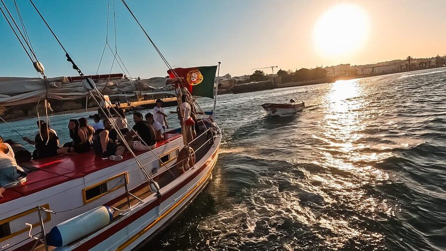 Lagos: Sunset Sail aboard a Traditional Boat with Prosecco - Practical Logistics That Actually Matter (Meeting Point, Rules, What Not to Bring)