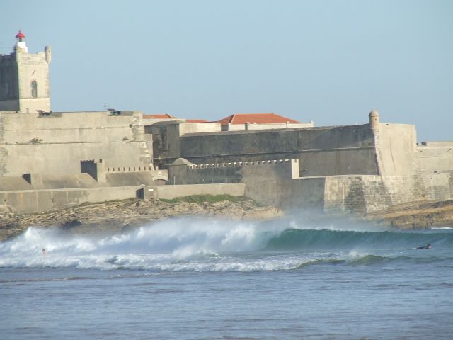 Lisbon: 1.5-Hour Surf Lesson - Carcavelos Beach: Lisbon’s Easy Start for Your First Waves