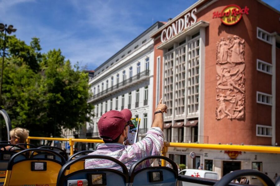 Lisbon: 1-or 2-Day Hop-On Hop-Off Bus Tour - Key highlights to clock fast