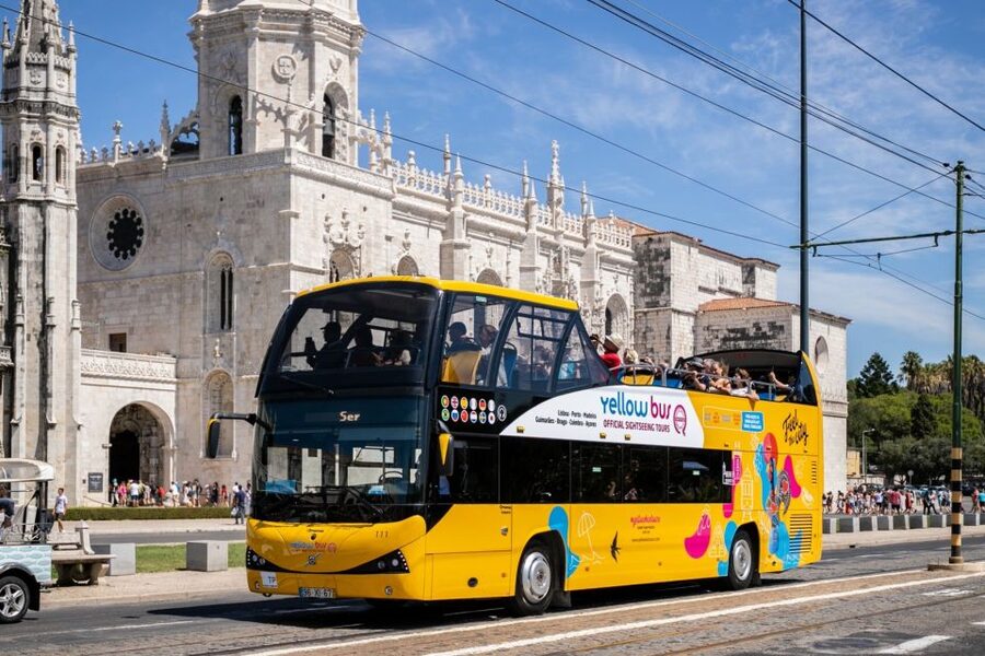 Lisbon: 1-or 2-Day Hop-On Hop-Off Bus Tour - Modern Lisbon line: Avenida da Liberdade to Oceanário and the new waterfront