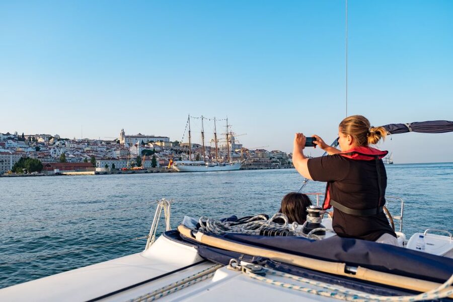 Lisbon: 1 or 2-Hour Cruise along the Tagus River - Your skipper’s stories: sailing lessons and Lisbon context
